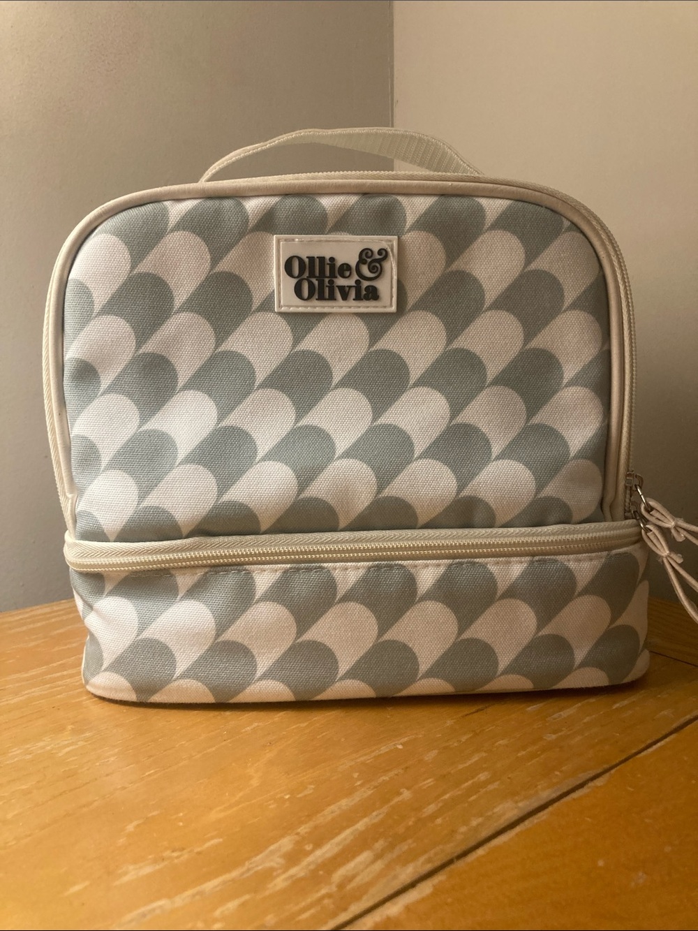 Cream and Light Green Patterned Lunch Organizer